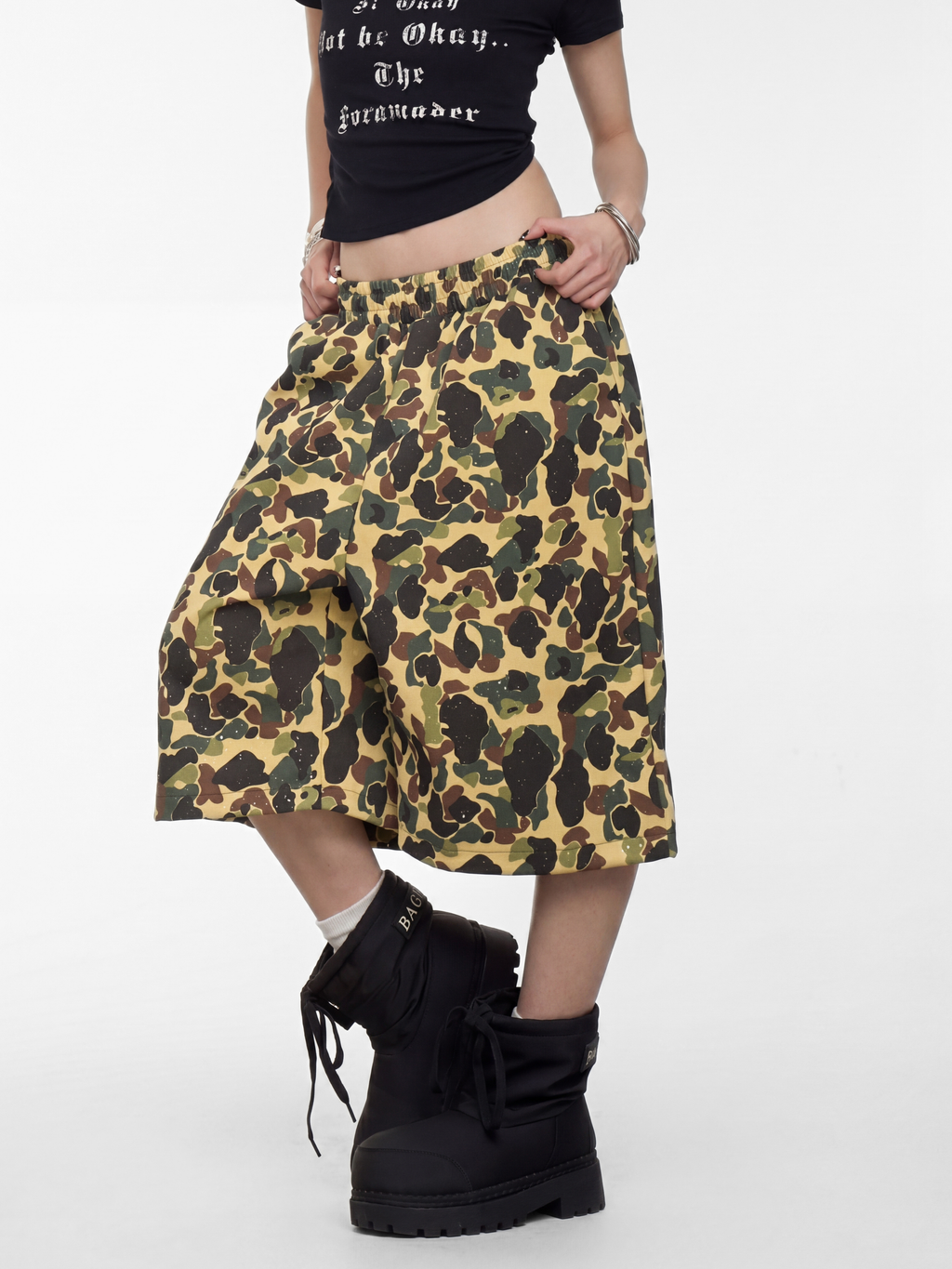 Underflow - Women's Camouflage Elastic Waist Wide-Leg Cropped Pants
