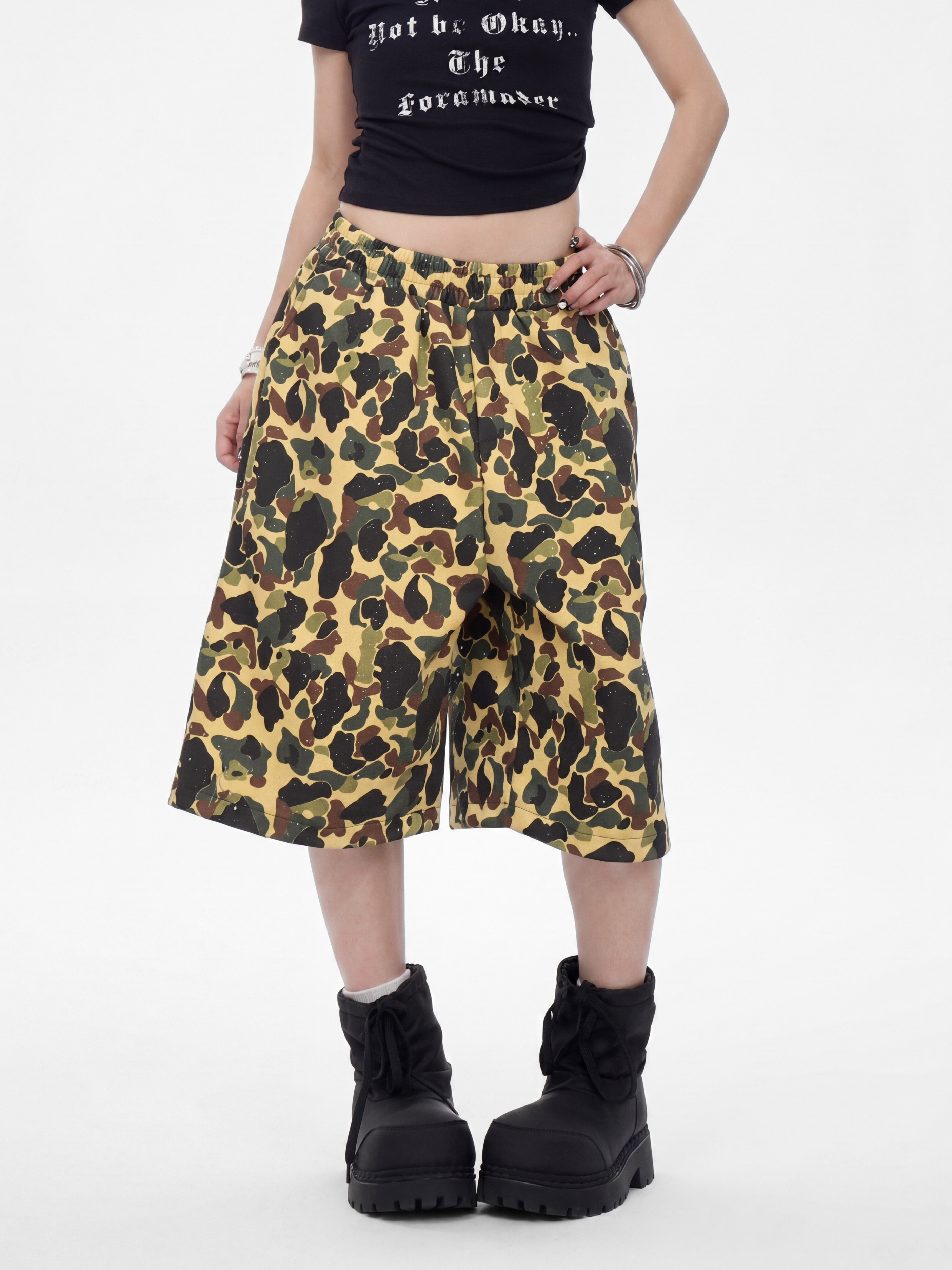 Underflow - Women's Camouflage Elastic Waist Wide-Leg Cropped Pants