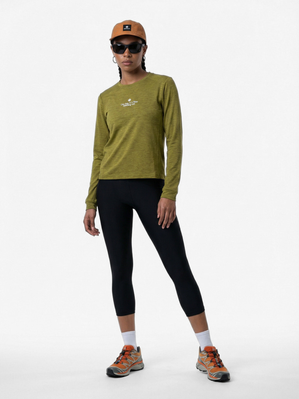 IronTote - Women's Quick-Dry Graphic Totem Long Sleeve T-Shirt