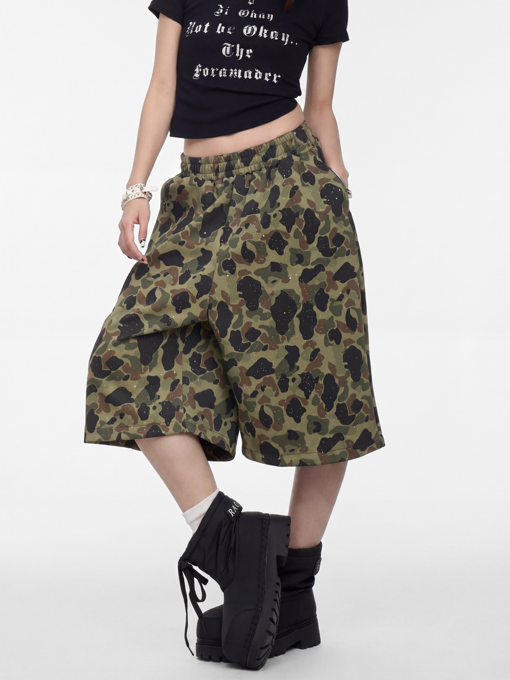 Underflow - Women's Camouflage Elastic Waist Wide-Leg Cropped Pants