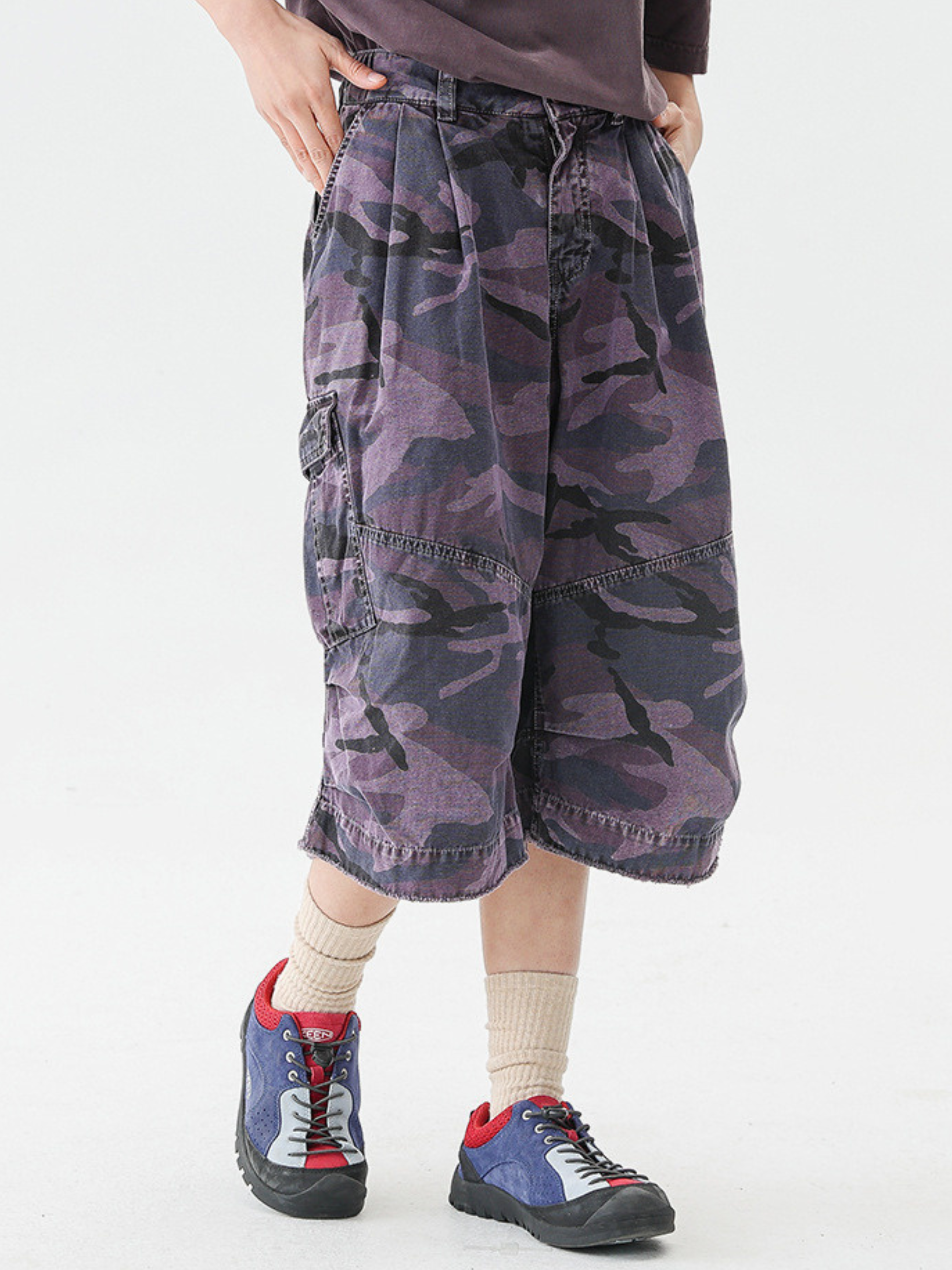 CampShell - Unisex Multi-Pocket Camouflage Relaxed Shorts