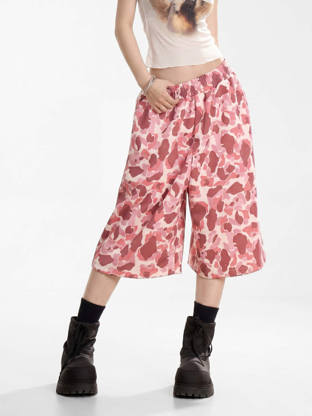 Underflow - Women's Camouflage Elastic Waist Wide-Leg Cropped Pants