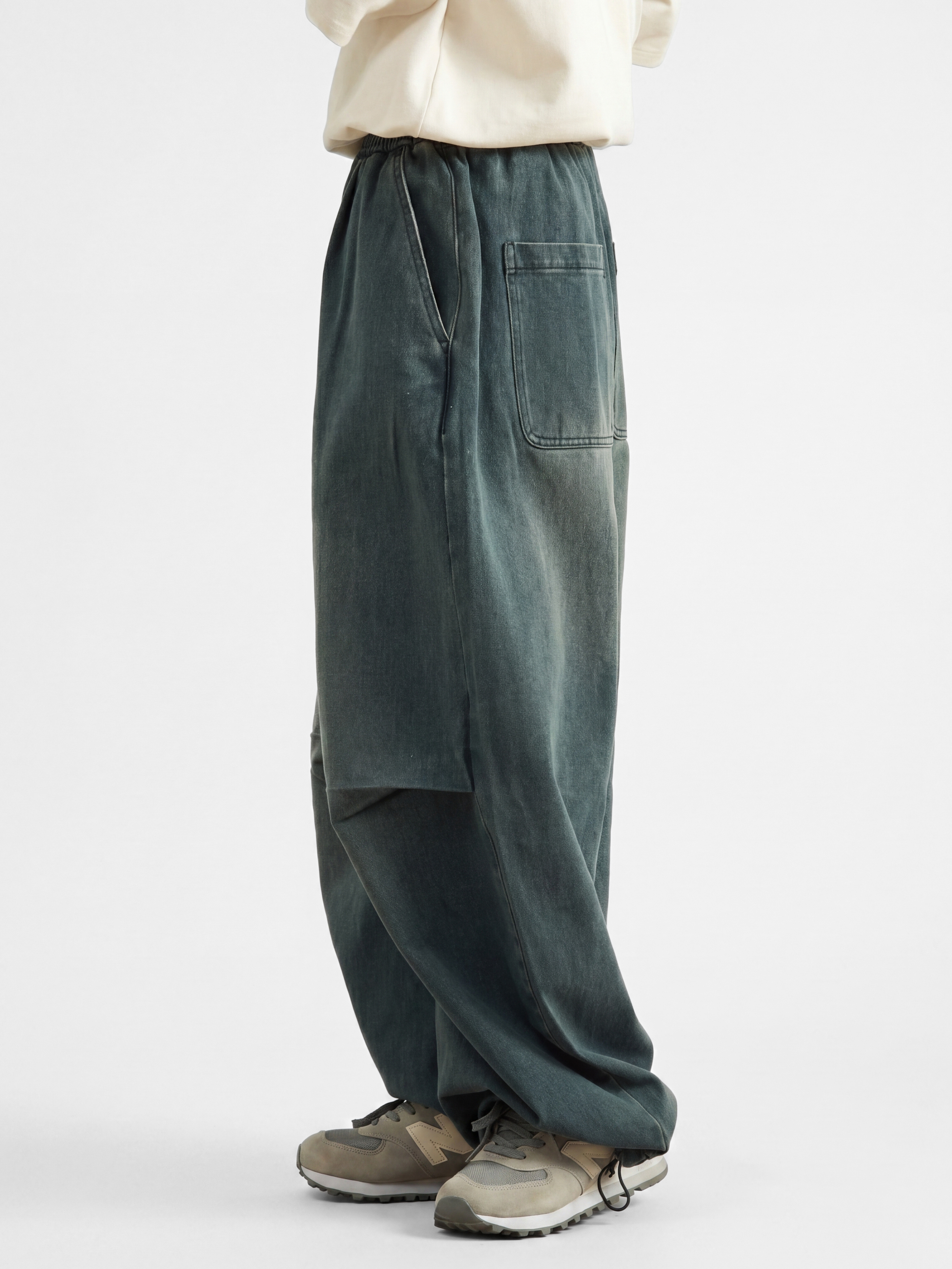 BreezyRun - Men's Washed Wrinkle-Resistant Loose Fit Jeans