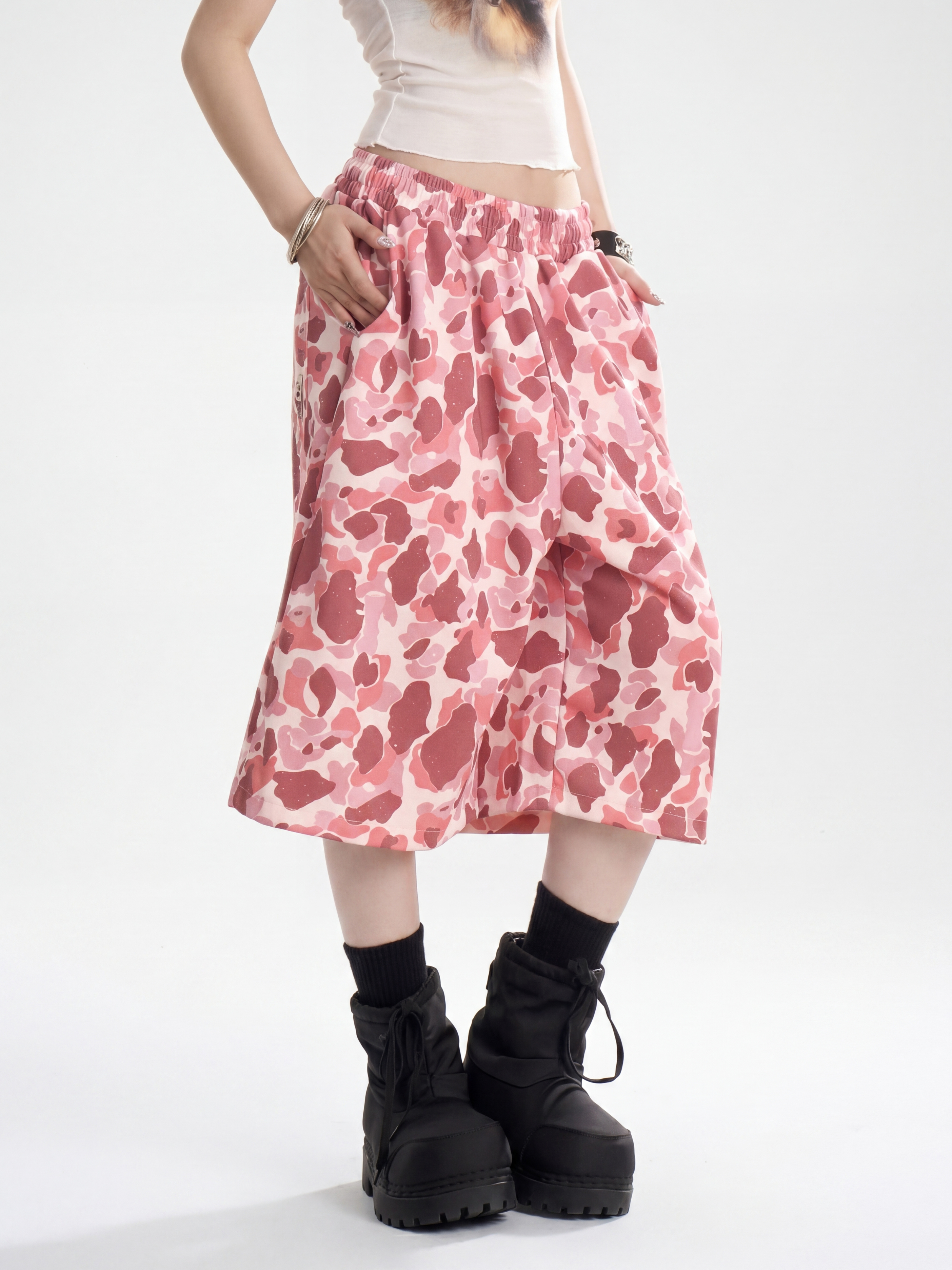 Underflow - Women's Camouflage Elastic Waist Wide-Leg Cropped Pants
